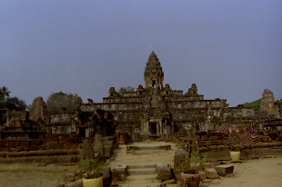 AR[g J{WA AngkolThom SiemReap Cambodia 2004N