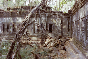 AR[bg xA J{WA Angkolwat BengMealea SiemReap Cambodia 2004N