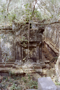 AR[bg xA J{WA Angkolwat BengMealea SiemReap Cambodia 2004N