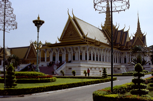 vmy J{WA PhnomPenh Cambodia NatinalMuseum 2004N