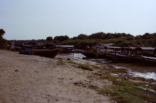 vmy J{WA gTbv 㐶 TonleSap Cambodia 2004N