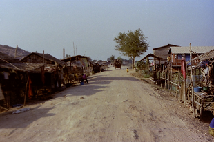 vmy J{WA gTbv 㐶 TonleSap Cambodia 2004N