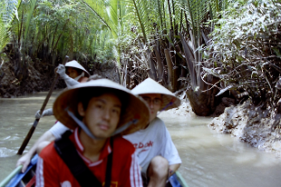 z[`~VeB xgi R Rf^ Rf^cA[ Vietnum HoChiMinhCity ReunificationPalace MekongRiver MekongDelta MekongDeltaTour 2004N