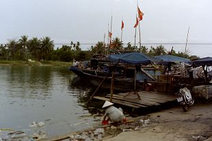 2004N zCA  HOIAN RIVER gD{ ThuBonRiver