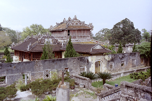 2004N tG gDAeBGEtGȔ HUE MUSEUM