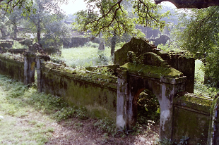 2004N tG eBG[ HUE ThienMuTemple