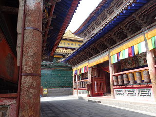 (^[) Kumbum-Monastery