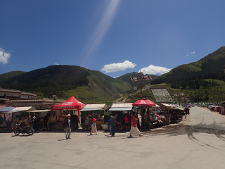 ĉ v fm s XIAHE Labrang-Monastery Market