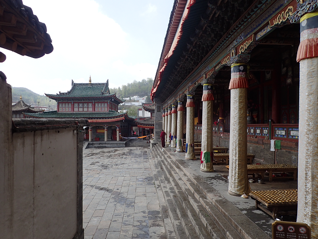 (^[) Kumbum-Monastery