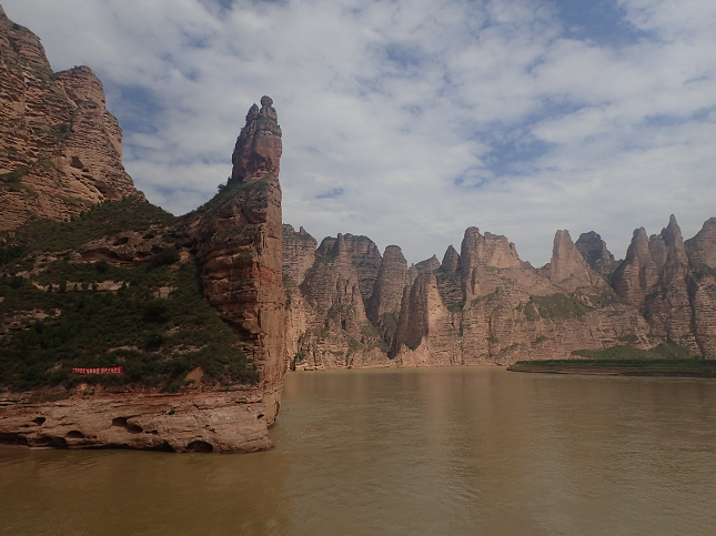 B  z쎛ΌA  Lanzhou BingLingSi-Grottoes YellowRiver