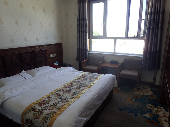 同仁 ホテル TONGREN HOTEL 雲龍酒店 YUN-LONG-HOTEL 部屋 room