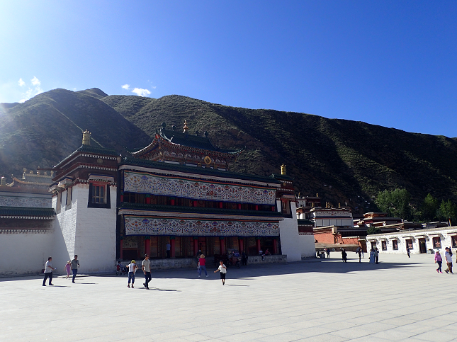 ĉ v fm XIAHE Labrang-Monastery