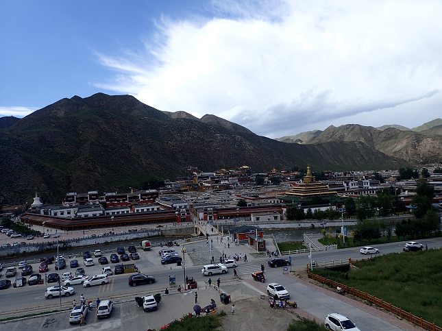 ĉ v fm v R̒] XIAHE Labrang-Monastery Gongtang-Baota Moutain-View