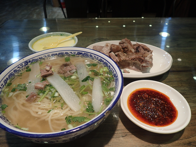 西寧 清真益鑫羊肉手抓馆 XINING QingZhen-Yi-Xin-Mutton-ShouZhua-Guan レストラン restlant 牛肉麺 beef-noodle