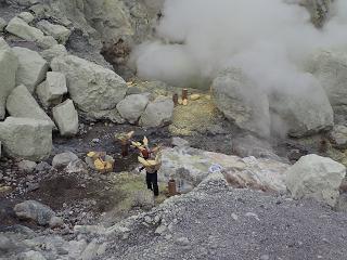 イジェン火山湖 Indonesia Ijen