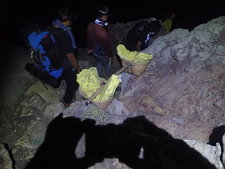 イジェン火山湖 Indonesia Ijen 硫黄 sulfur