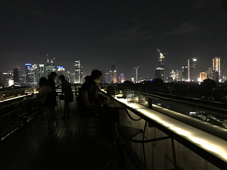 ラ・ビュー・ルーフトップバー La Vue Rooftop BAR