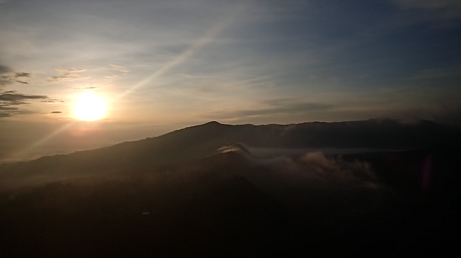 ブロモ山 Mt.BROMO プナンジャンカ山 Mt.Penanjakan 展望台 ViewSpot サンライズ 初日の出