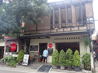 ヴィア・ヴィア・カフェ ViaViaCafe ジョグジャカルタ YOGYAKARTA インドネシア Indonesia