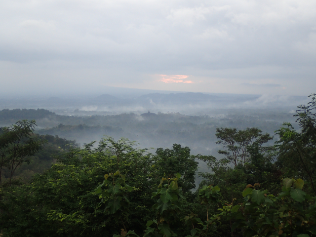 ストゥンプの丘 Setumbu ジョグジャカルタ YOGYAKARTA インドネシア Indonesia