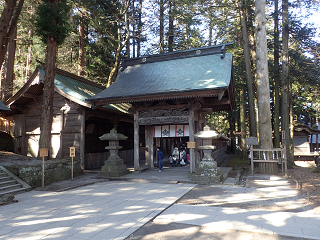 zK zKЏЖ{{ 䒌 Rs 쌧s s SuwaTaisyaShrine  SuwaTaisyaKamisyaHonmiyaShrine SuwaTaisyaUpperShrine KosyuKaido JapanTravel YamanashiTravel NaganoTravel