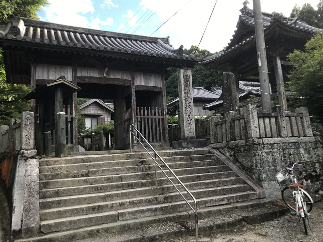四国霊場第11番札所 藤井寺 FUJIIDERA-TEMPLE HENRO 山門 MeinGete Gate